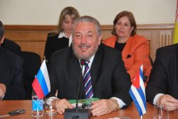 Фидель Кастро стал почетным доктором Российского торгово-экономического университета (ФОТО)