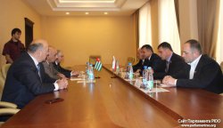 Председатель Парламента РЮО Анатолий Бибилов принял делегацию Народного Собрания Абхазии