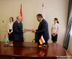 Председатель Парламента РЮО Анатолий Бибилов принял делегацию Народного Собрания Абхазии