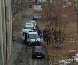 Во Владикавказе на школьном дворе повесилась 34-летняя жительница города