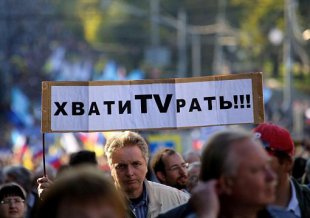 Азаров рассказал о пропаганде на украинском ТВ