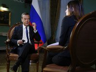 Медведев не увидел разницы между "мейнстримовыми" Трампом и Клинтон