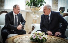 Владимир Путин в беседе с Александром Лукашенко признался, что мало спит