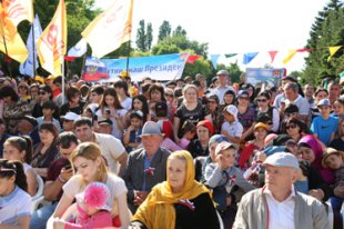 Глава Дагестана принял участие в праздновании Дня России
