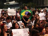 Жители Бразилии устроили массовые протесты после группового изнасилования 16-летней девушки