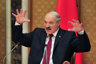 Лукашенко призвал «дрючить» лучших выпускников школ
