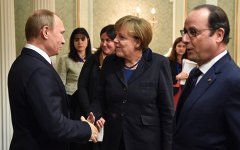 Путин обсудил обострение ситуации в Донбассе с Меркель и Олландом