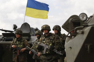 Порошенко поручил усилить боеготовность на границе с Крымом