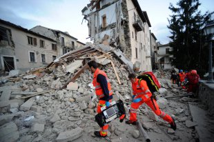 Количество жертв землетрясения в Италии увеличилось до 247