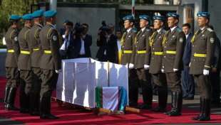Делегации 17 стран прибыли в Узбекистан на похороны Ислама Каримова