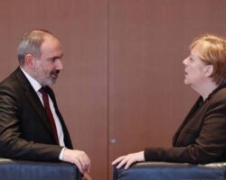Пашинян обратился к Меркель с просьбой «обуздать» турецкую политику в отношении Арцаха