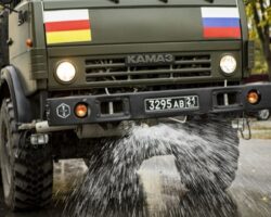 Российские военные проводят дезинфекцию образовательных учреждений в Южной Осетии