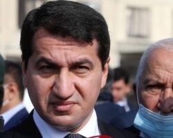 Помощник Алиева назвал «неуместным» заявление азербайджанского посла в РФ